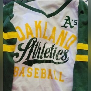 Small Oakland A's Women's 2-tone 3/4 long sleeve shirt MLB GENUINE MERCHANDISE